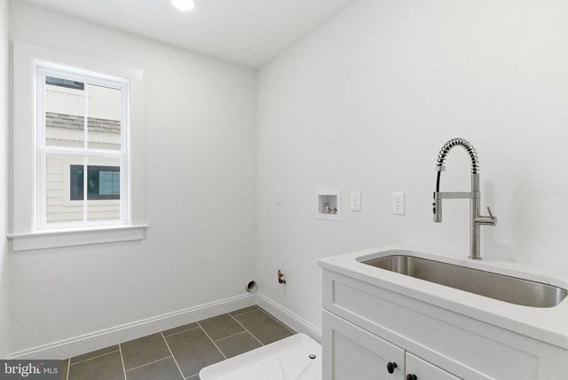 453 E FRANKLIN ST, Media, PA 19063