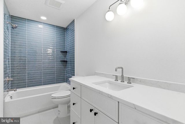 453 E FRANKLIN ST, Media, PA 19063