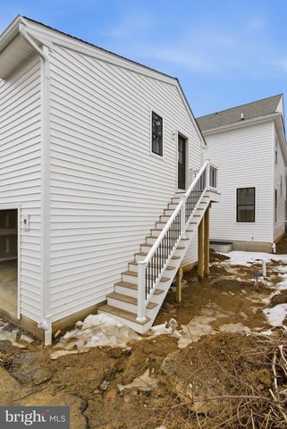 453 E FRANKLIN ST, Media, PA 19063