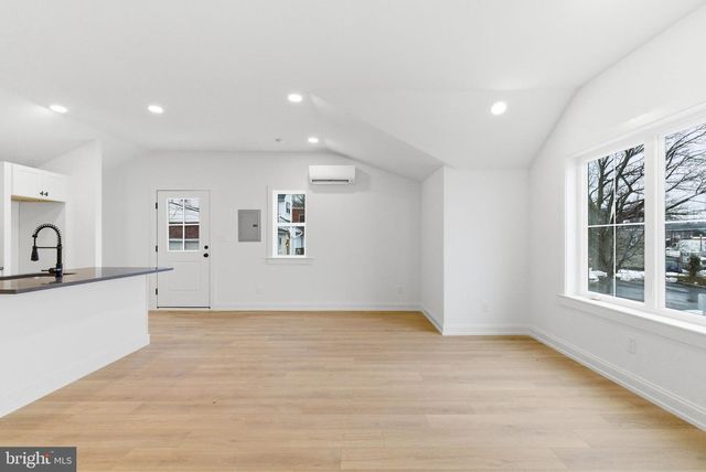 453 E FRANKLIN ST, Media, PA 19063