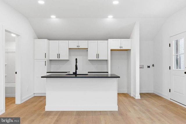 453 E FRANKLIN ST, Media, PA 19063