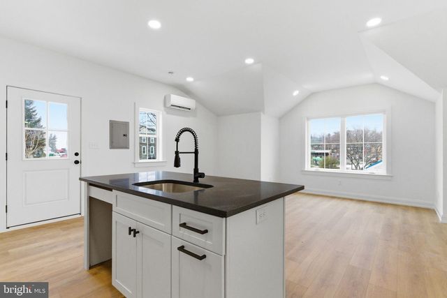 453 E FRANKLIN ST, Media, PA 19063