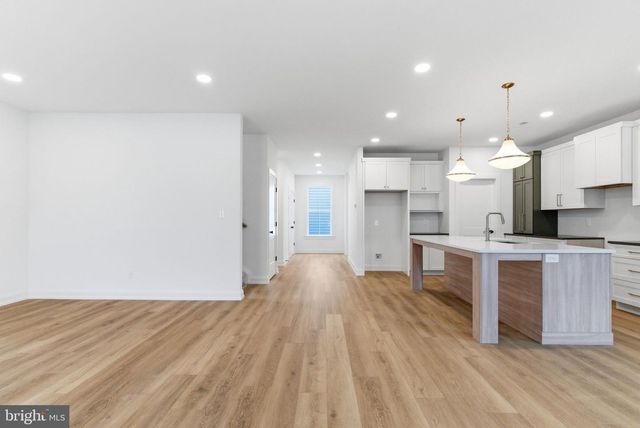 453 E FRANKLIN ST, Media, PA 19063