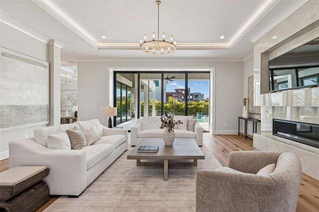 5032 W LONGFELLOW AVENUE, Tampa, FL 33629