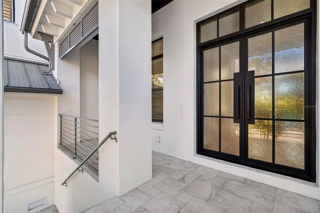 5032 W LONGFELLOW AVENUE, Tampa, FL 33629