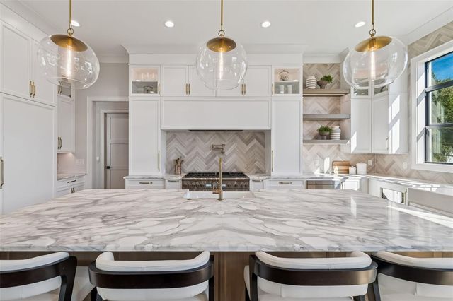 5032 W LONGFELLOW AVENUE, Tampa, FL 33629