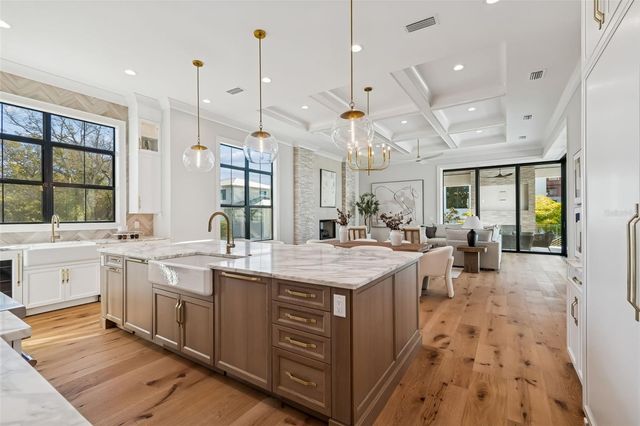 5032 W LONGFELLOW AVENUE, Tampa, FL 33629