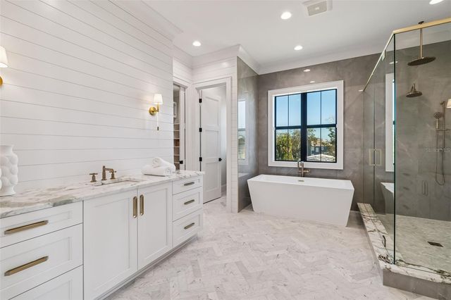 5032 W LONGFELLOW AVENUE, Tampa, FL 33629