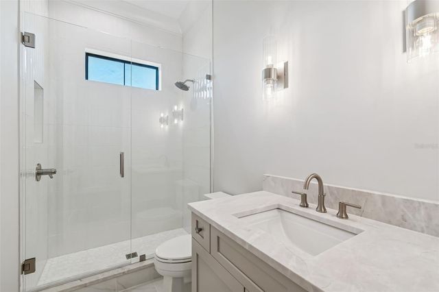 5032 W LONGFELLOW AVENUE, Tampa, FL 33629