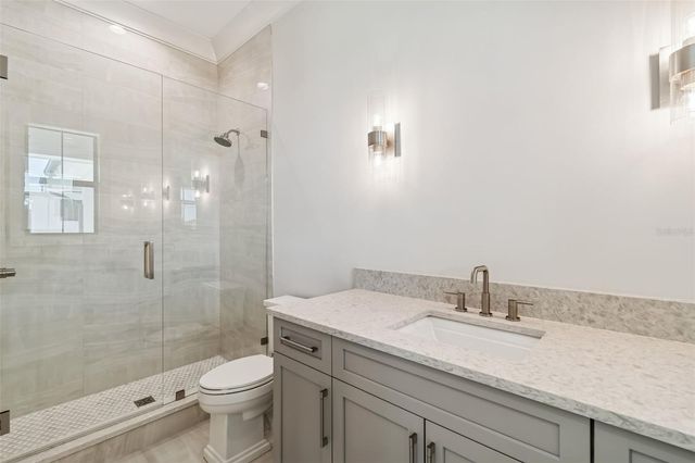 5032 W LONGFELLOW AVENUE, Tampa, FL 33629