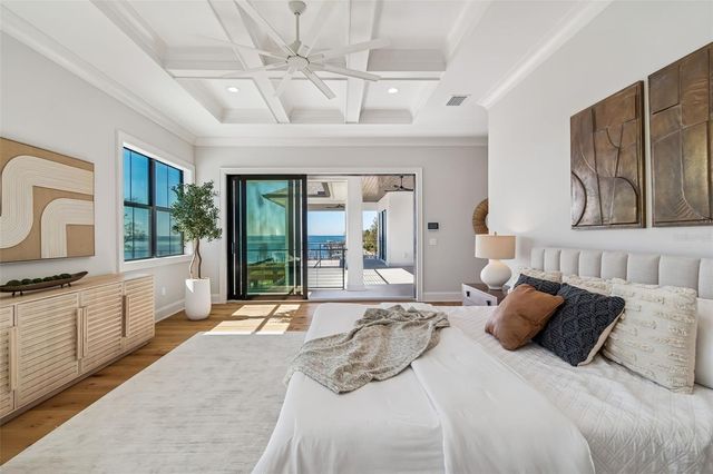 5032 W LONGFELLOW AVENUE, Tampa, FL 33629