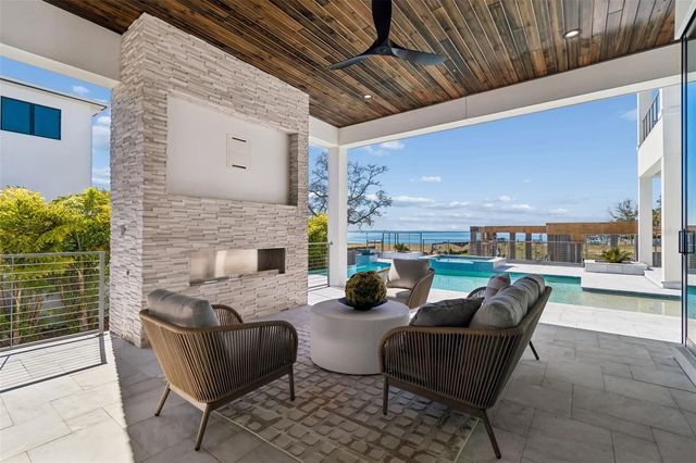 5032 W LONGFELLOW AVENUE, Tampa, FL 33629