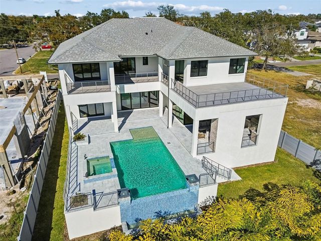 5032 W LONGFELLOW AVENUE, Tampa, FL 33629