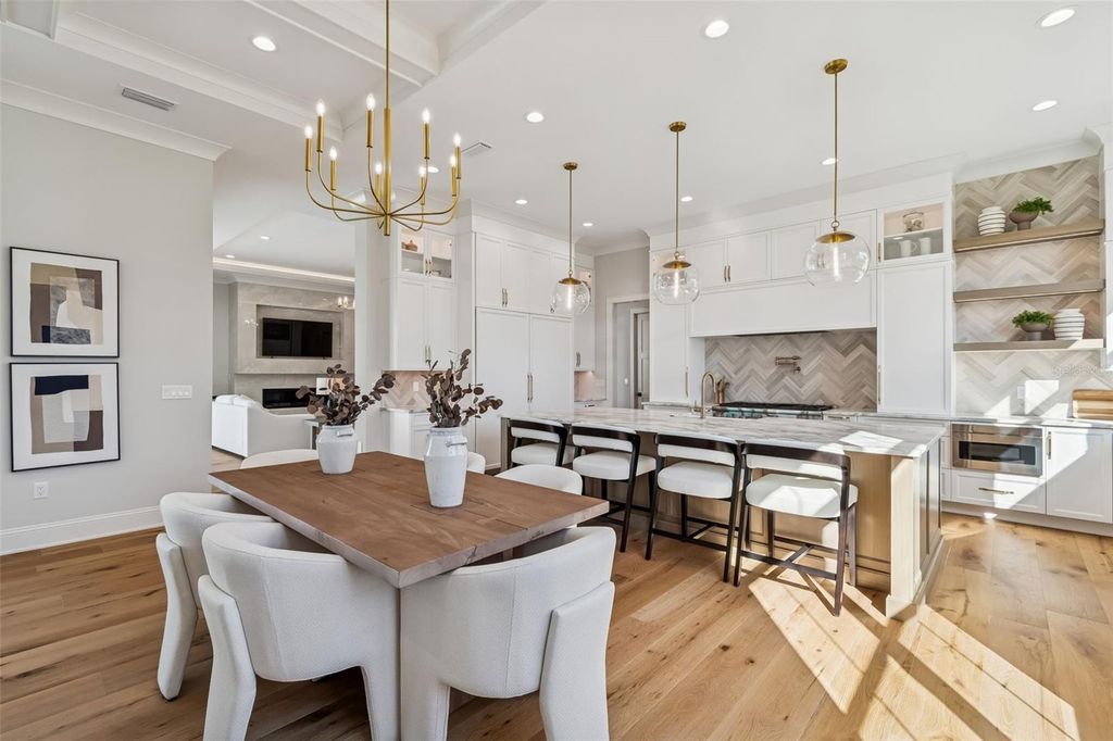 Image 3 of property listing at 5032 W LONGFELLOW AVENUE, Tampa, FL 33629