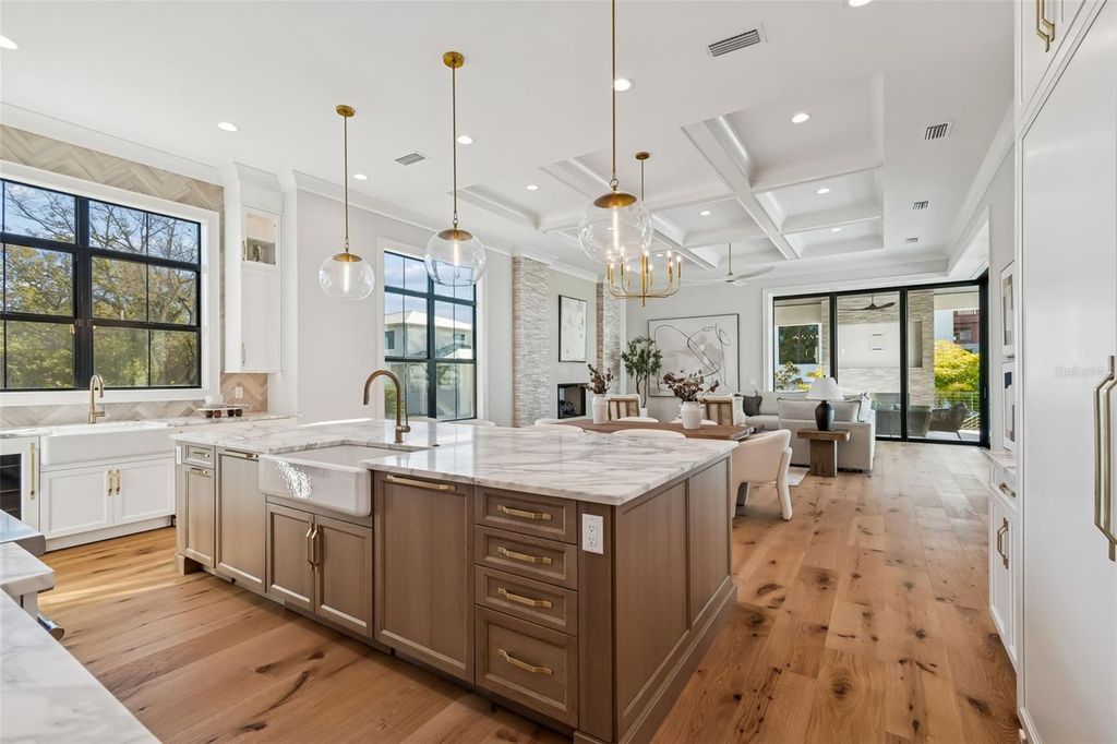 Image 25 of property listing at 5032 W LONGFELLOW AVENUE, Tampa, FL 33629