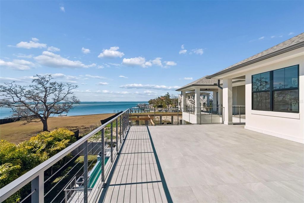 Image 34 of property listing at 5032 W LONGFELLOW AVENUE, Tampa, FL 33629