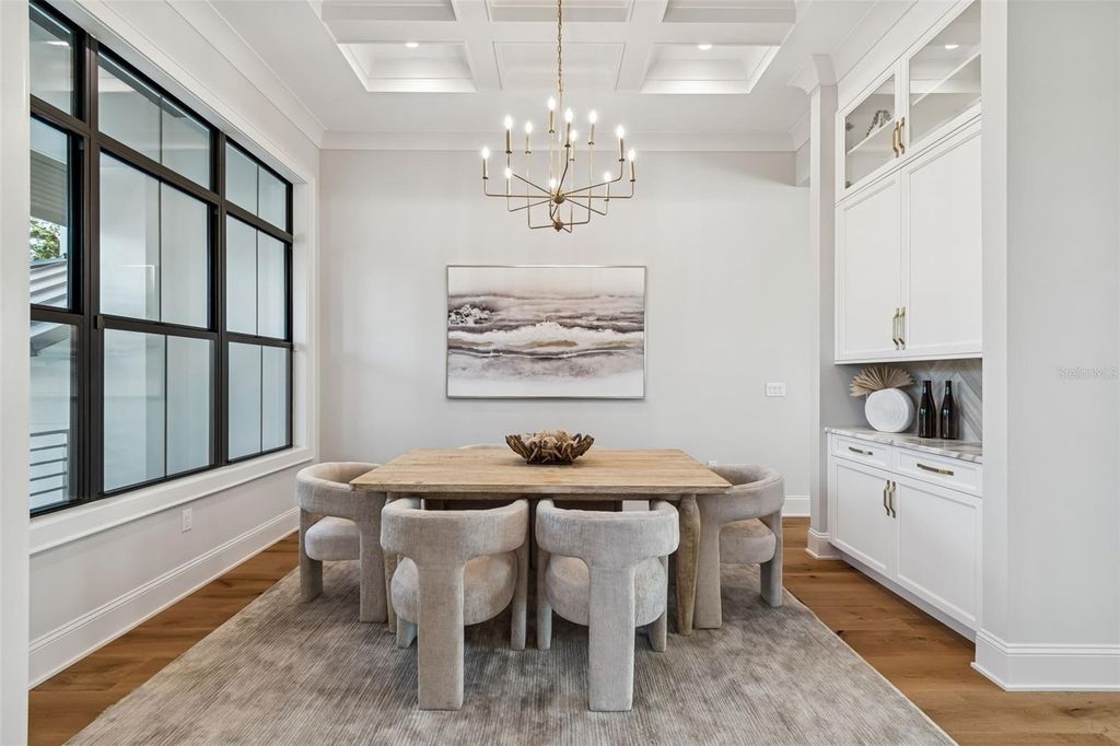 Image 5 of property listing at 5032 W LONGFELLOW AVENUE, Tampa, FL 33629