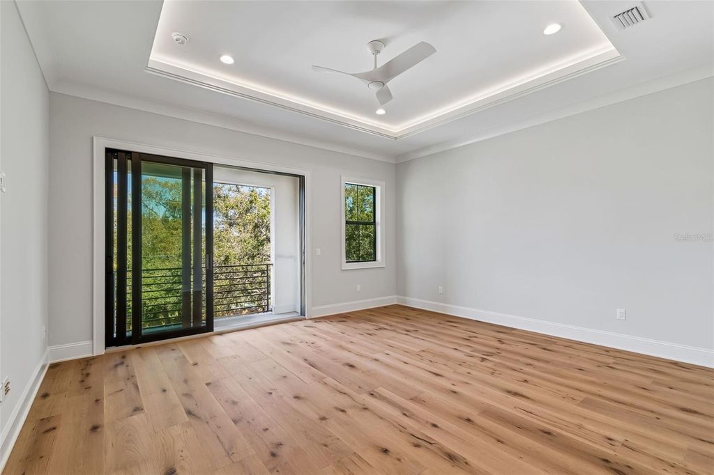 Image 41 of property listing at 5032 W LONGFELLOW AVENUE, Tampa, FL 33629