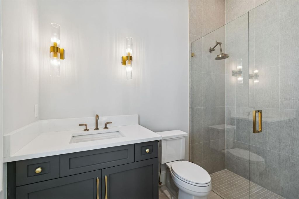 Image 53 of property listing at 5032 W LONGFELLOW AVENUE, Tampa, FL 33629