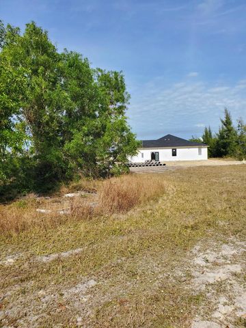 3905 NE 9th Avenue, Cape Coral, FL 33909