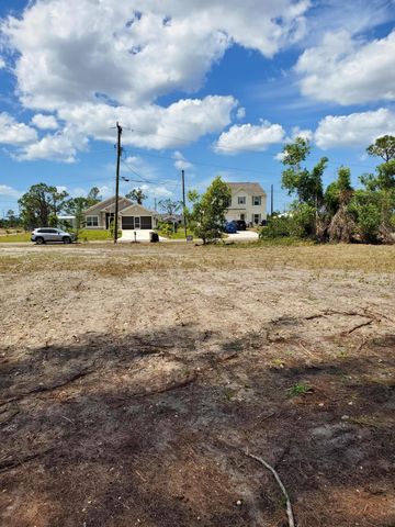3905 NE 9th Avenue, Cape Coral, FL 33909