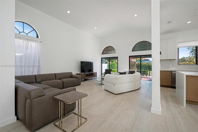 6438 Via Rosa, Boca Raton, FL 33433