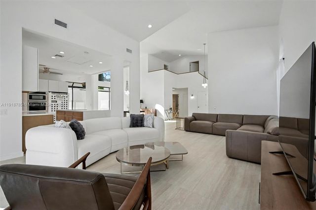 6438 Via Rosa, Boca Raton, FL 33433