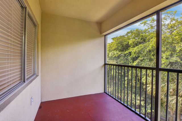 800 SW 142nd Avenue 411N, Pembroke Pines, FL 33027