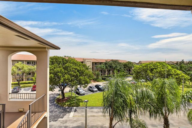 800 SW 142nd Avenue 411N, Pembroke Pines, FL 33027