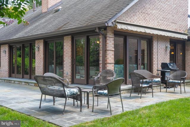 11301 CROSSING GLEN CT, Potomac, MD 20854