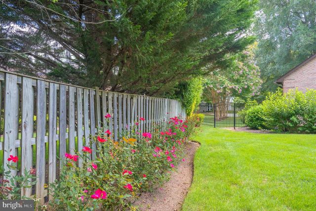 11301 CROSSING GLEN CT, Potomac, MD 20854