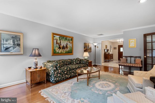 11301 CROSSING GLEN CT, Potomac, MD 20854