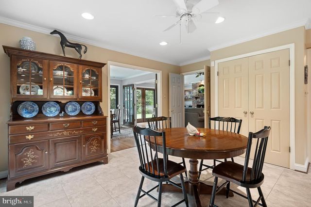 11301 CROSSING GLEN CT, Potomac, MD 20854