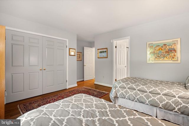 11301 CROSSING GLEN CT, Potomac, MD 20854