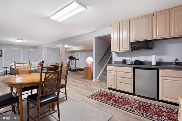 11301 CROSSING GLEN CT, Potomac, MD 20854