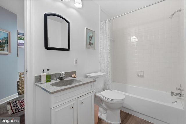 11301 CROSSING GLEN CT, Potomac, MD 20854