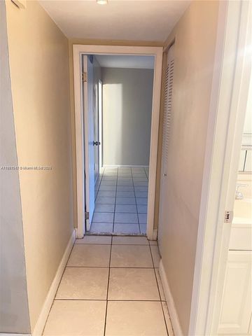 10383 N Kendall Dr N5, Miami, FL 33176