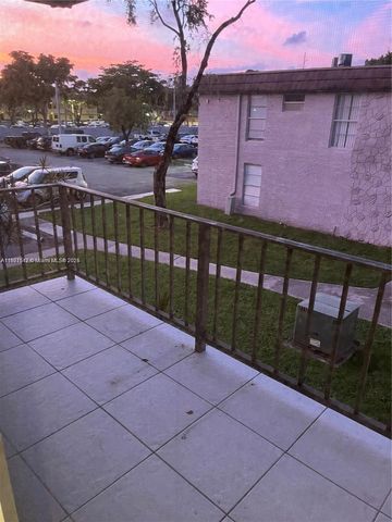 10383 N Kendall Dr N5, Miami, FL 33176