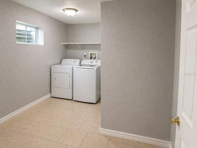 8618 GRANDVIEW DRIVE, Tampa, FL 33617