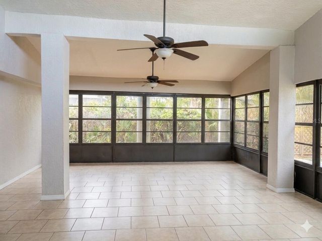 8618 GRANDVIEW DRIVE, Tampa, FL 33617