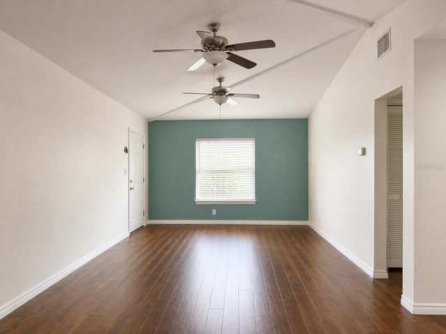 8618 GRANDVIEW DRIVE, Tampa, FL 33617