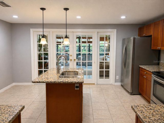 8618 GRANDVIEW DRIVE, Tampa, FL 33617