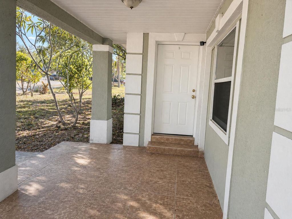 Image 3 of property listing at 8618 GRANDVIEW DRIVE, Tampa, FL 33617