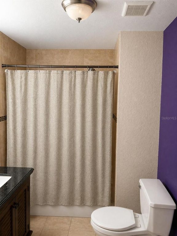 Image 23 of property listing at 8618 GRANDVIEW DRIVE, Tampa, FL 33617