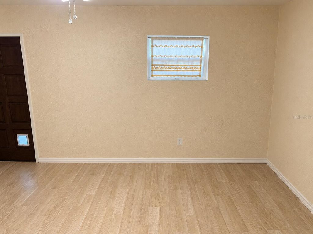 Image 37 of property listing at 8618 GRANDVIEW DRIVE, Tampa, FL 33617