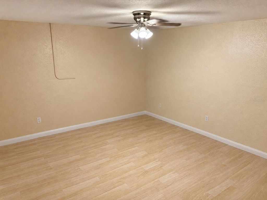 Image 38 of property listing at 8618 GRANDVIEW DRIVE, Tampa, FL 33617