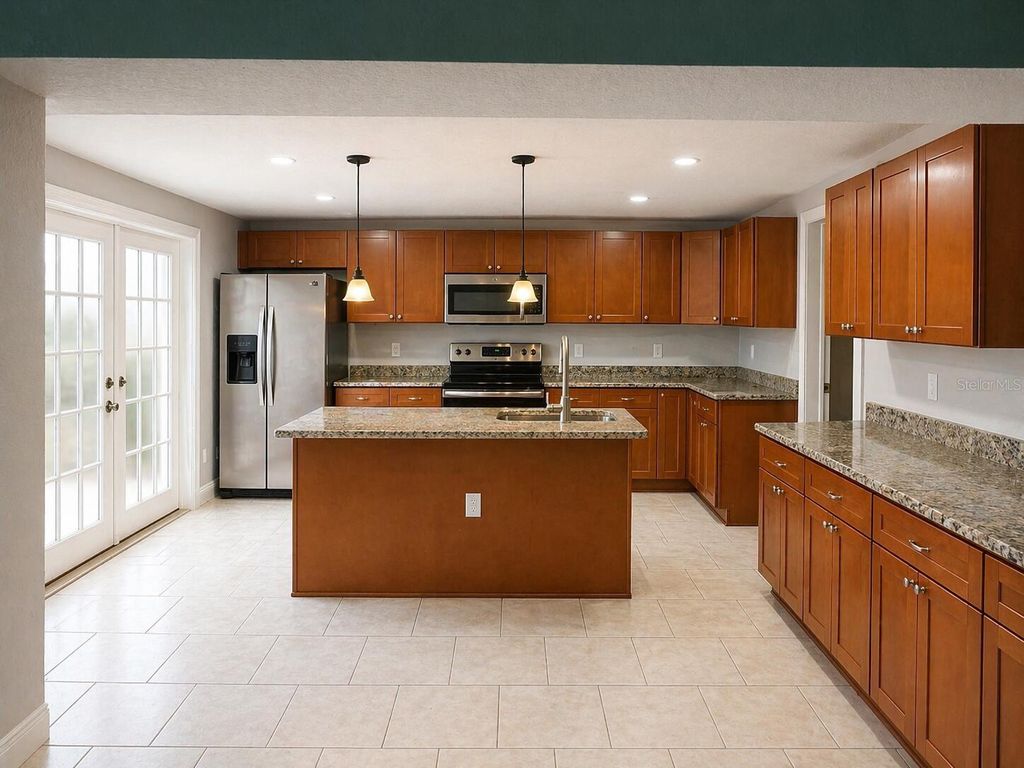 Image 7 of property listing at 8618 GRANDVIEW DRIVE, Tampa, FL 33617