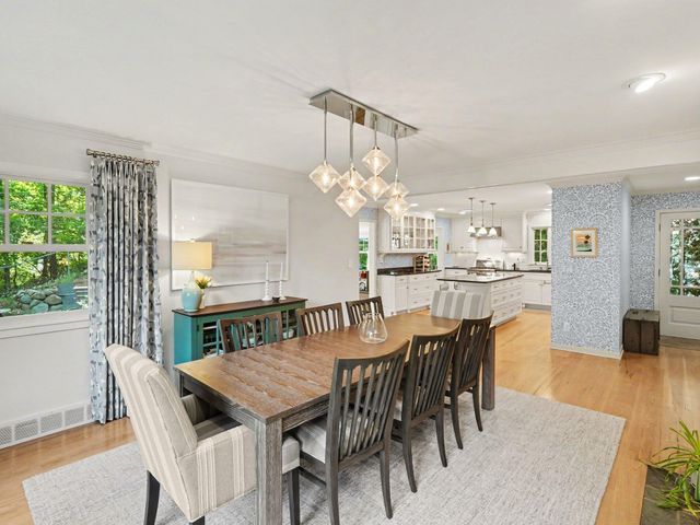 9 E Heatheridge Street, Ann Arbor, MI 48104