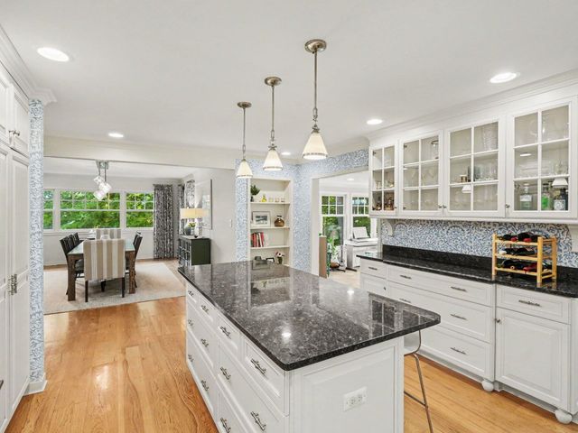9 E Heatheridge Street, Ann Arbor, MI 48104