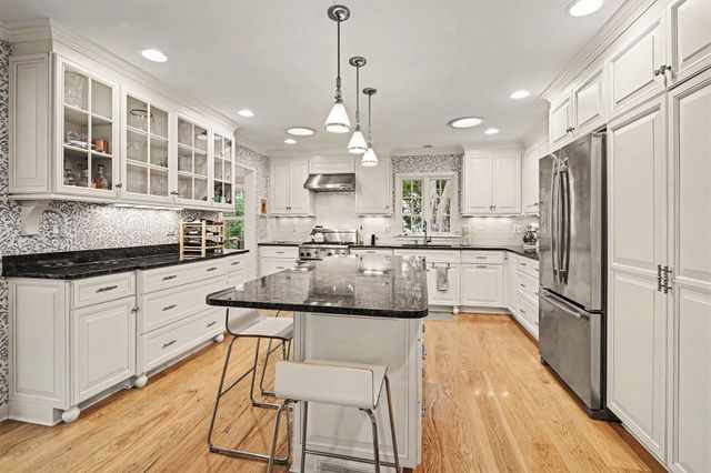 9 E Heatheridge Street, Ann Arbor, MI 48104